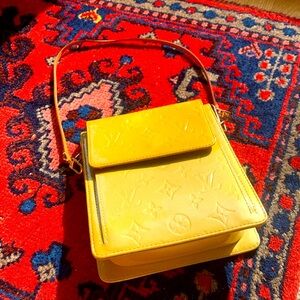 Louis Vuitton bag, so clean inside!